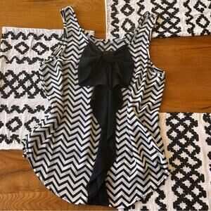 Y2K Haute Monde Black White Chevron Tank Top with Bow juniors size XL